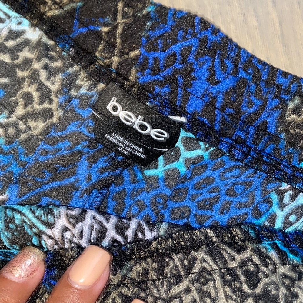 Super Cute Pants 💙🖤✨ - Picture 3 of 5